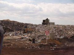 640px-Landfill_face